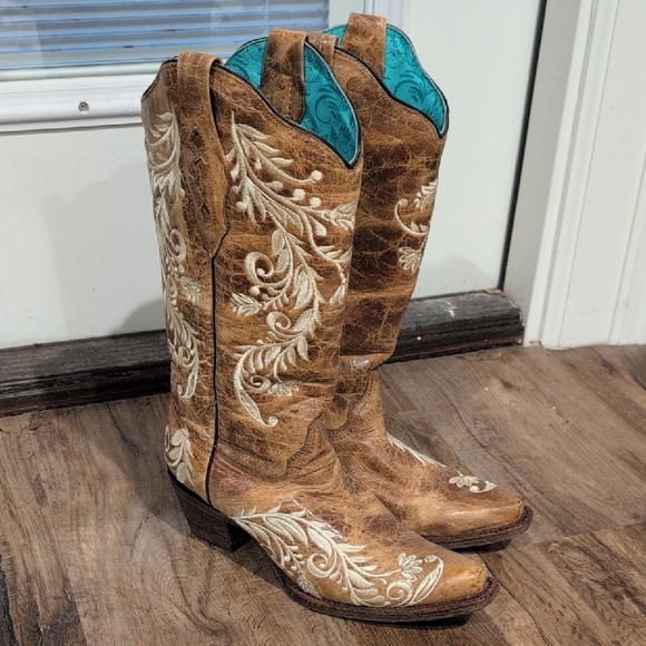 Women's Embroidered Western Boots Coral - Picture 1 of 5